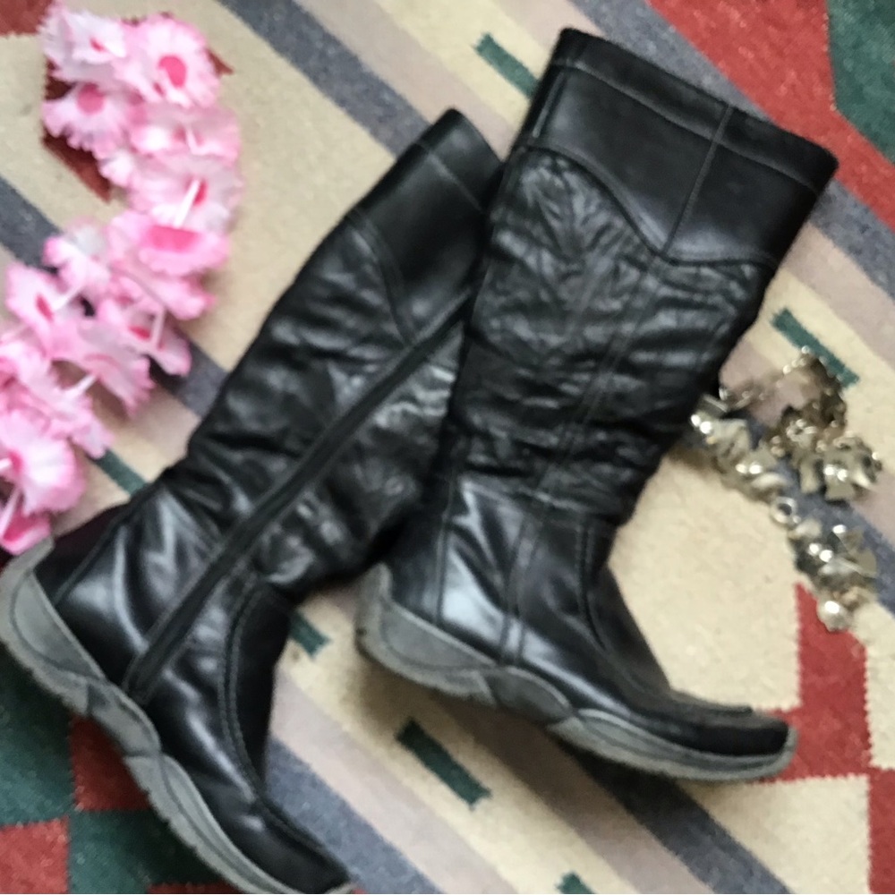Ozzie black leather soft wool lined boots,made in Italy sz 7